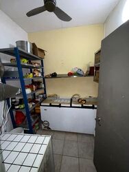 Eastwood Centre (D16), Retail #567515781